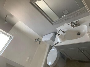 6621 NW 30th St in Sunrise, FL - Building Photo - Building Photo