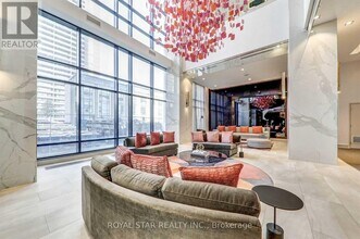 7-3007 Mabelle Ave in Toronto, ON - Building Photo - Building Photo