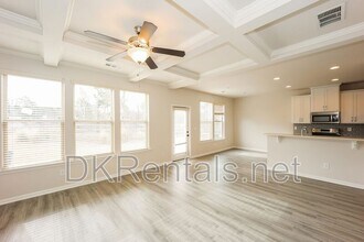 2905 Cottage Ln in College Park, GA - Foto de edificio - Building Photo