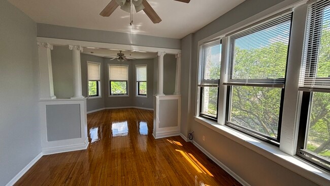 2400 South Lawndale Avenue, Unit 3