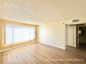 9233 Van Nuys Blvd in Los Angeles, CA - Building Photo - Building Photo