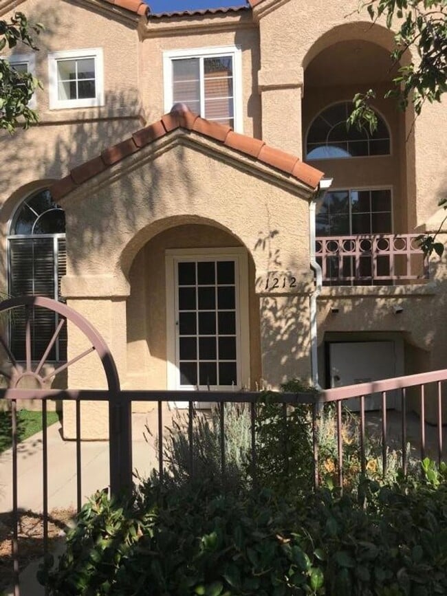 property at 1212 Jamaica Ln
