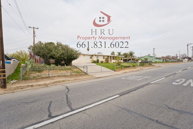 2018 Bernard St in Bakersfield, CA - Building Photo - Building Photo