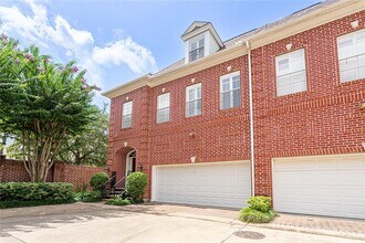 1814 Staffordshire Crescent in Houston, TX - Building Photo - Building Photo