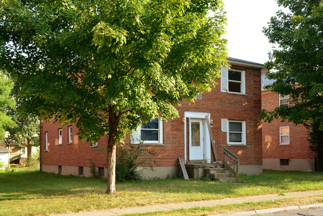 130 Laura Ave in Dayton, OH - Foto de edificio - Building Photo