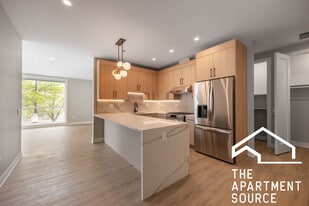 2354 W Polk St, Unit 304 in Chicago, IL - Building Photo