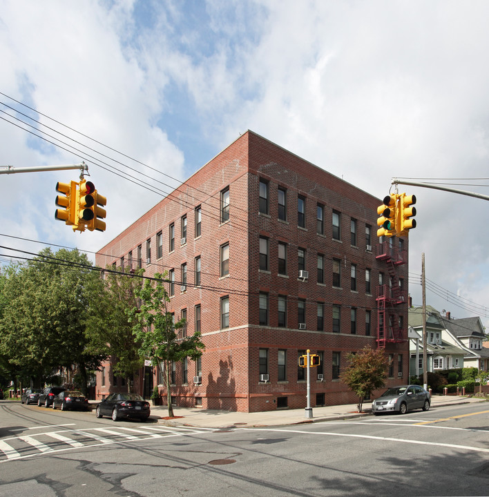 State Court in Flushing, NY - Foto de edificio