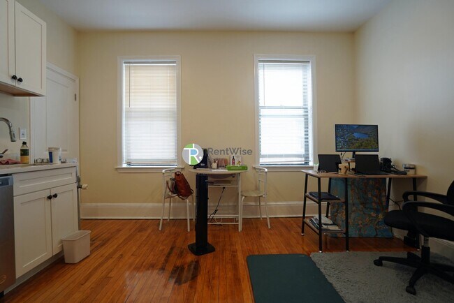 1218 Commonwealth Ave in Boston, MA - Building Photo - Building Photo