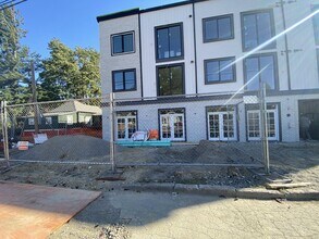 The Rails in Snoqualmie, WA - Foto de edificio - Building Photo