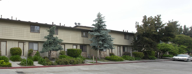 423 Bartlett Ave in Hayward, CA - Building Photo - Building Photo