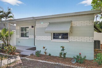 5410 19th Ave S in Gulfport, FL - Building Photo - Building Photo