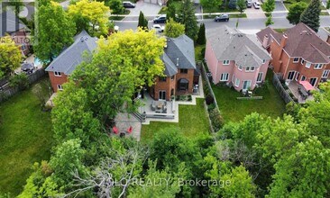 17 Hart St in Richmond Hill, ON - Building Photo - Building Photo