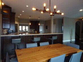 1384 Feedham Ave in Kelowna, BC - Building Photo - Building Photo