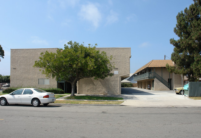 6301-6315 Nightingale St in Ventura, CA - Foto de edificio - Building Photo