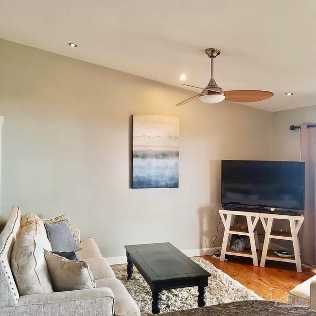 200 Pensacola Beach Rd in Gulf Breeze, FL - Building Photo - Building Photo