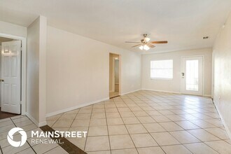 301 Farmbrook Rd in Port Orange, FL - Building Photo - Building Photo