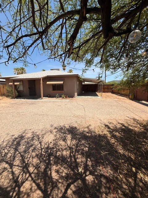 property at 1150 N Magnolia Ave