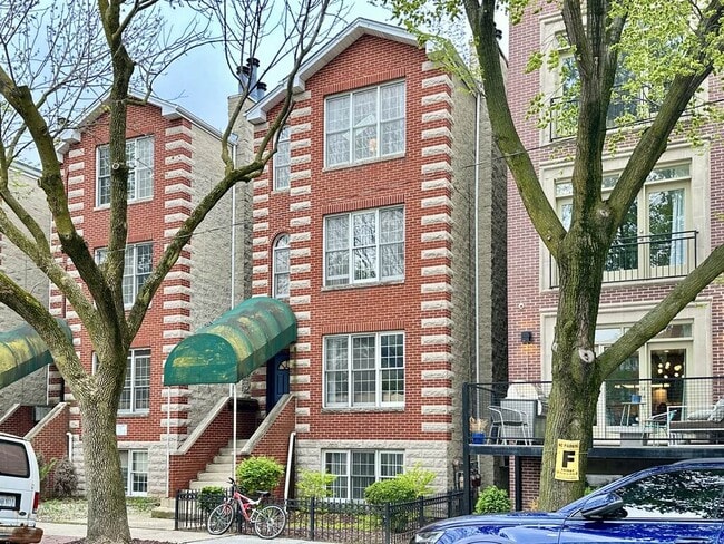 property at 920 N Paulina St