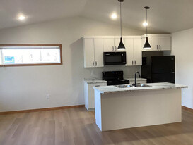 Ucity Townhomes in Brookings, SD - Building Photo