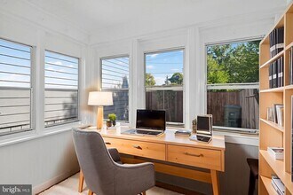5235 43rd St NW in Washington, DC - Building Photo - Building Photo