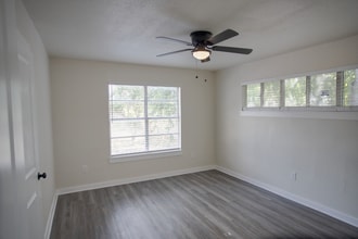 139 Wichita Ct in San Antonio, TX - Foto de edificio - Building Photo