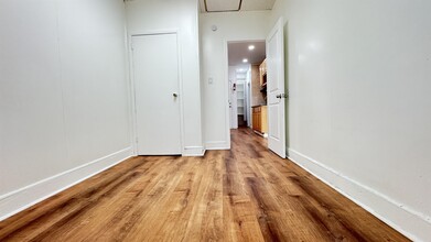 40 W 17th St in Bayonne, NJ - Building Photo - Building Photo