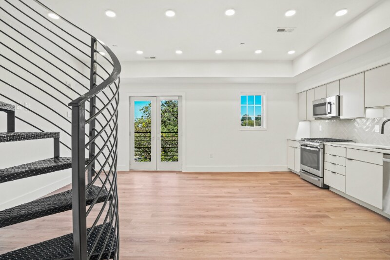 716 L St SE in Washington, DC - Building Photo