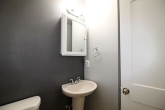 1721 SW Cooper Way in Oak Harbor, WA - Building Photo - Building Photo