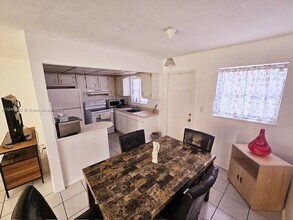 5112 Hollywood Blvd in Hollywood, FL - Building Photo - Building Photo