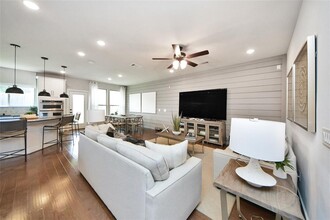 1707 Summerlyn Ter Dr in Houston, TX - Building Photo - Building Photo