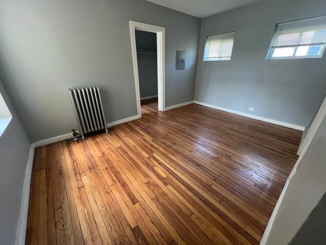 352 W 74th St in Chicago, IL - Building Photo - Building Photo