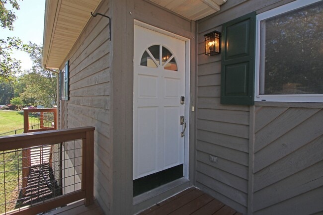 1041 Oak View Ct in Harrisonburg, VA - Building Photo - Building Photo