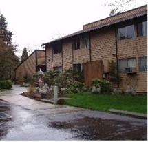 Vashon Manor Apartments