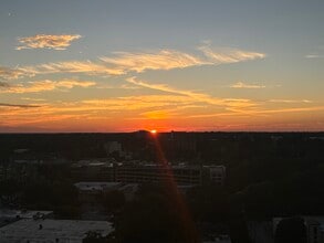 565 W Peachtree St, Unit 1311 in Atlanta, GA - Building Photo - Building Photo