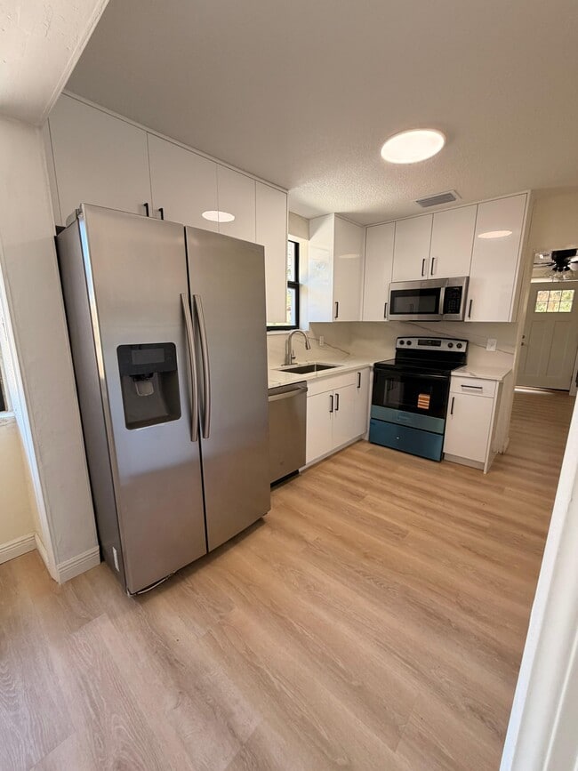 property at 2304 W Idlewild Ave