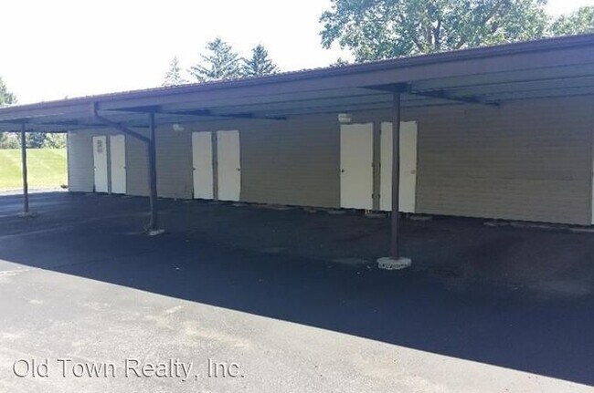 709 Clubhouse Dr photo'