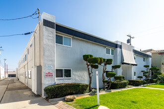 Welcome to the Beautiful Cameo Apartments in Torrance, CA - Building Photo - Building Photo
