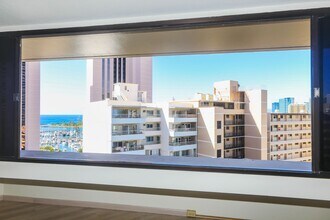 1700 Ala Moana Blvd in Honolulu, HI - Building Photo - Building Photo
