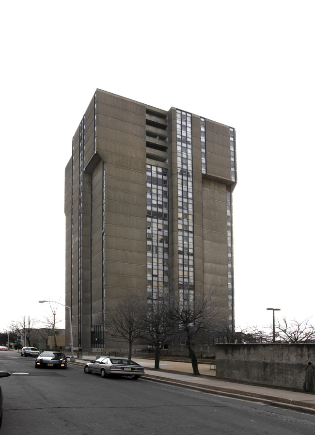 Kingsbury 's Twin Towers in Trenton, NJ - Building Photo - Building Photo