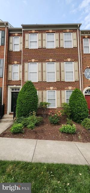 23812 Burdette Forest Rd in Clarksburg, MD - Building Photo