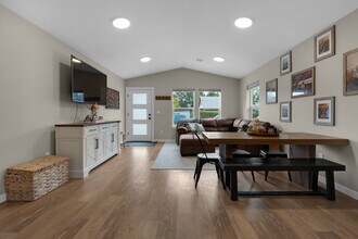 1350-1313 13th Ave in Seaside, OR - Building Photo - Building Photo