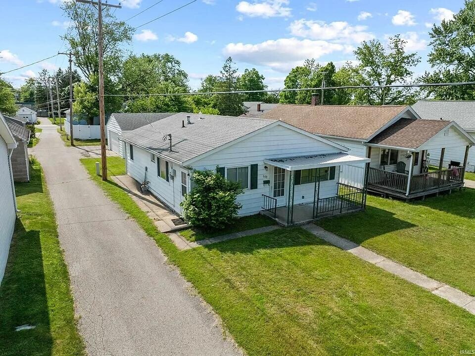 609 S Middleboro Ave in Mishawaka, IN - Building Photo