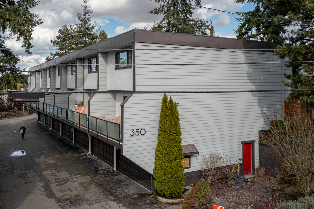 350 4th Ave S in Kirkland, WA - Building Photo