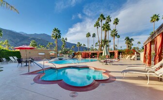 Twin Palms Apartments in Palm Springs, CA - Building Photo