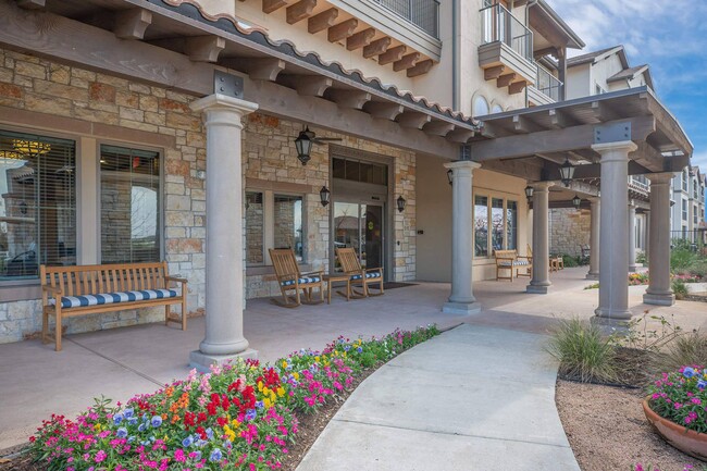 Mariposa at Harris Road 55+ Apartments in Arlington, TX - Foto de edificio - Building Photo