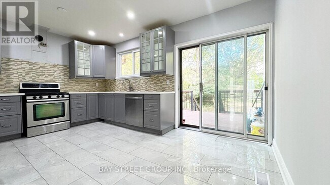64 Sloley Rd in Toronto, ON - Building Photo - Building Photo