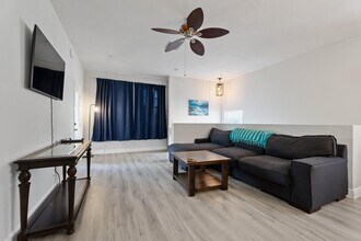 113 Lighthouse Cir in Tequesta, FL - Building Photo - Building Photo