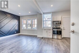 23 Gibson Ave in Hamilton, ON - Building Photo - Building Photo