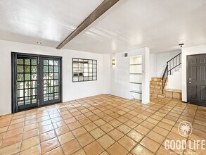 8608 Villa La Jolla Dr in San Diego, CA - Building Photo - Building Photo