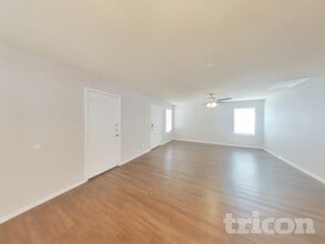 9735 Marbach Gdn in San Antonio, TX - Building Photo - Building Photo